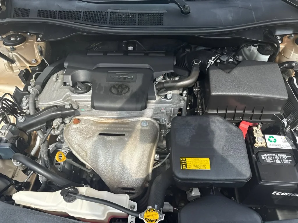 Used 2012 Gold Toyota XLE image 24