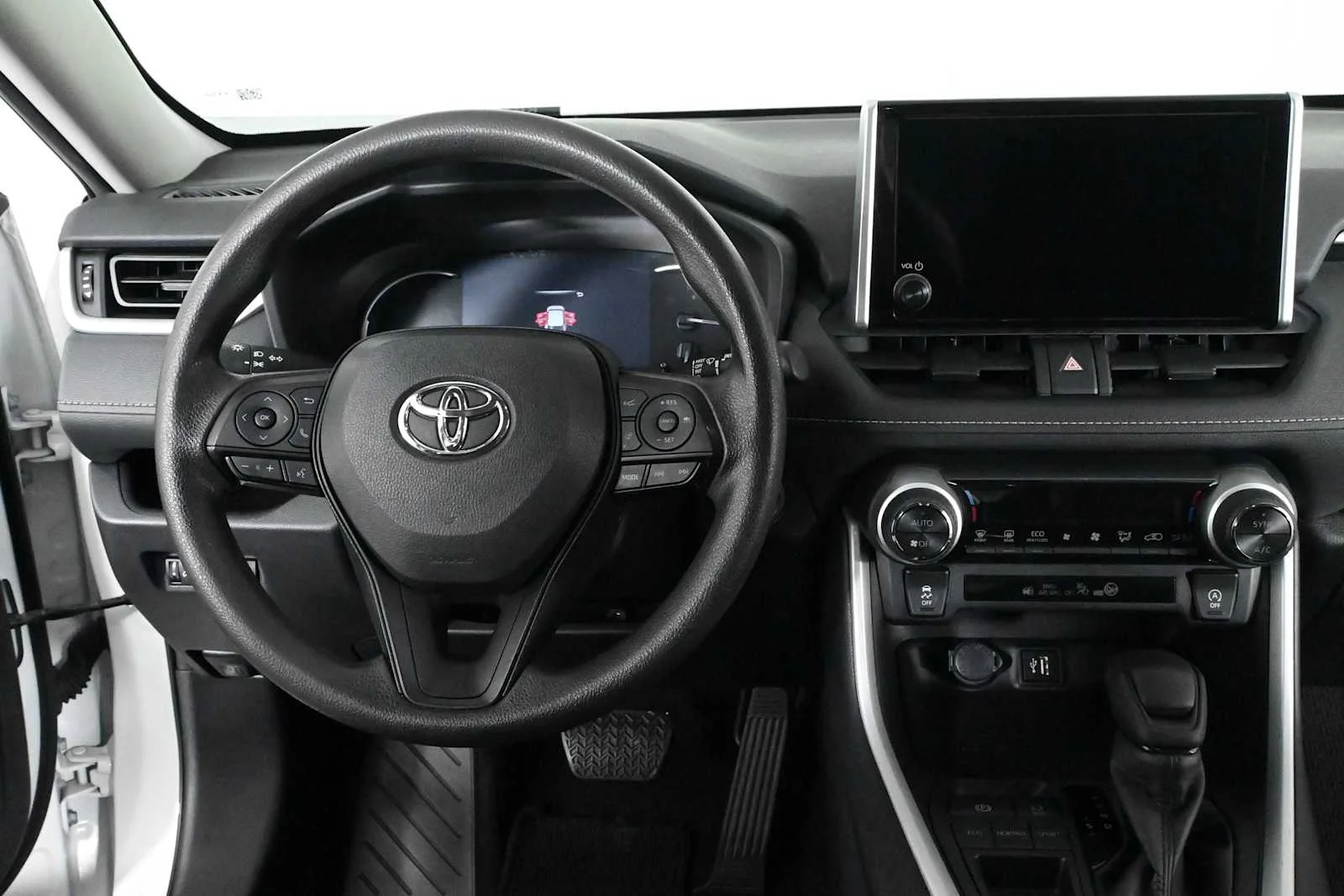 Used 2024 Ice Cap Toyota XLE image 3