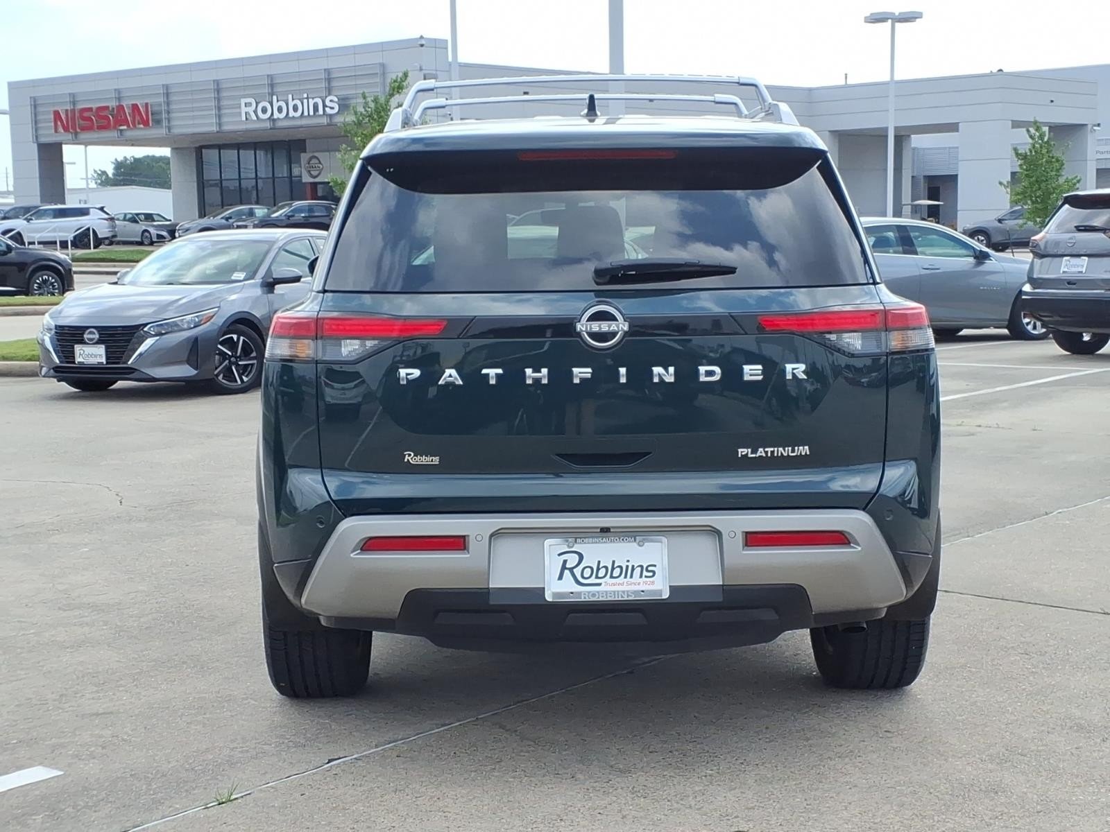 2024 Nissan Pathfinder Platinum - 5