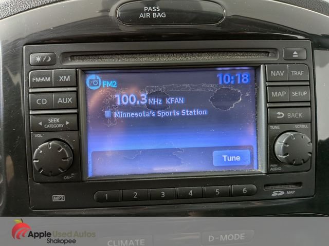 Used 2012 White Nissan SL image 19