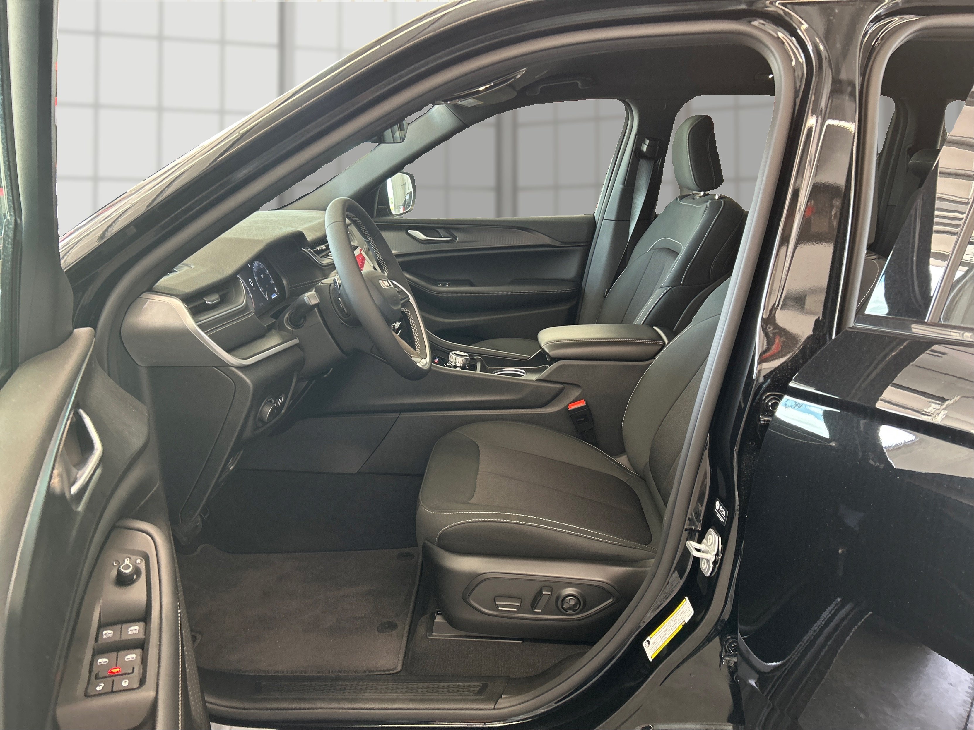 New 2026 Diamond Black Crystal Pearlcoat Jeep Laredo image 9