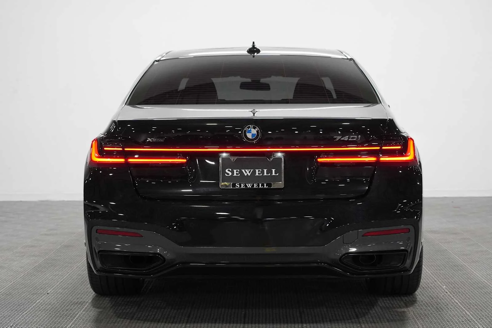 Used 2020 Black Sapphire Metallic BMW 740i xDrive image 5