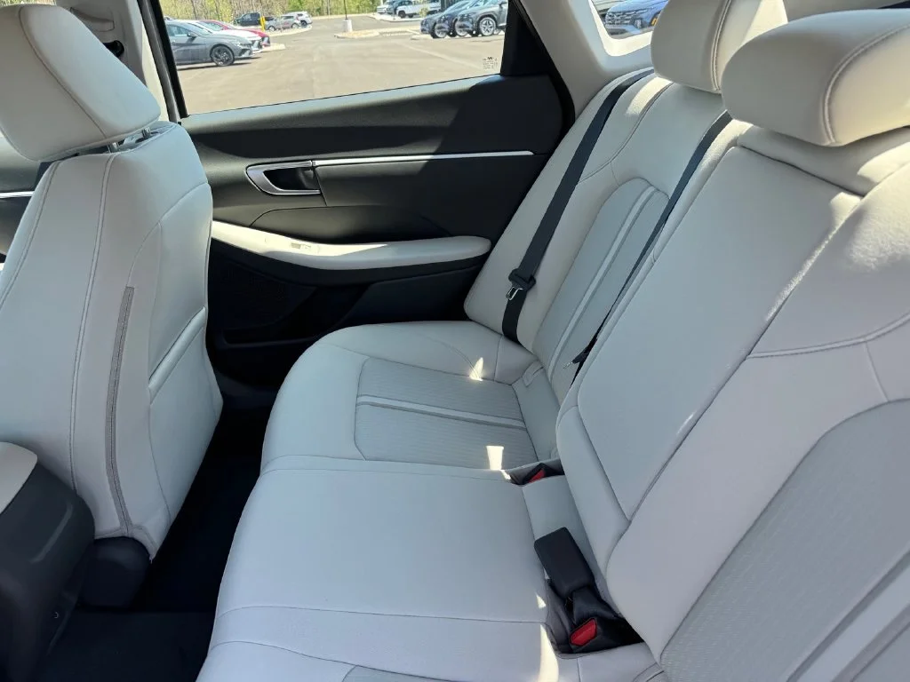 Used 2026 Blue Hyundai SEL Sport image 11