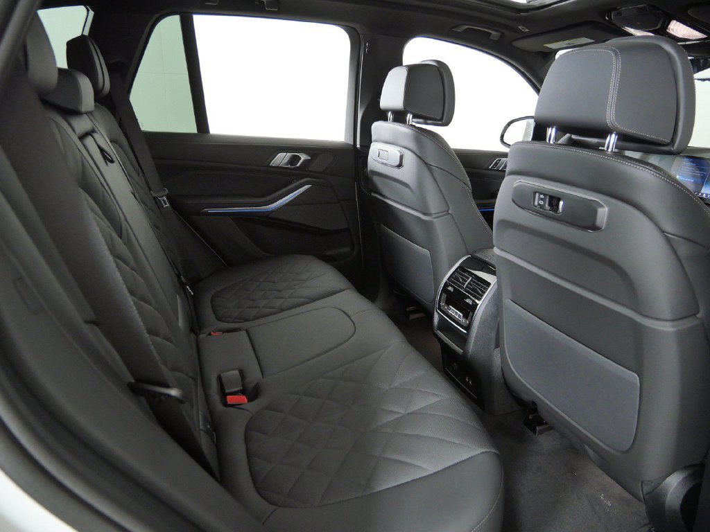 New 2026 Mineral White Metallic BMW xDrive50e image 26