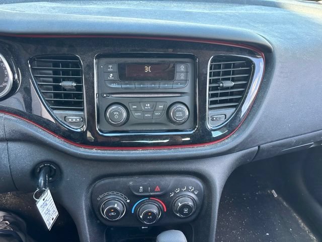 Used 2015 Pitch Black Clearcoat Dodge SE image 19