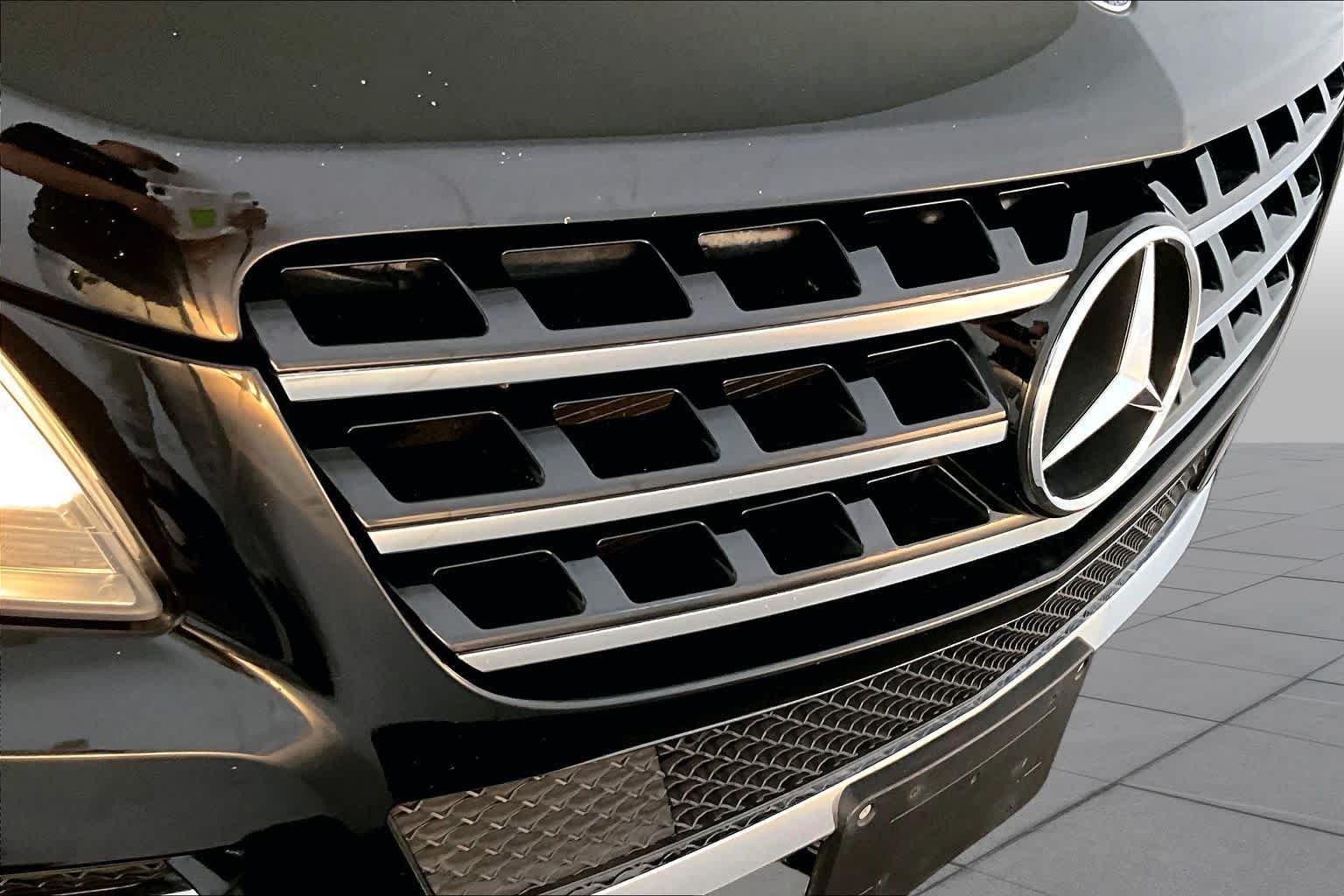 Used 2014 Black Mercedes-Benz ML 350 image 29