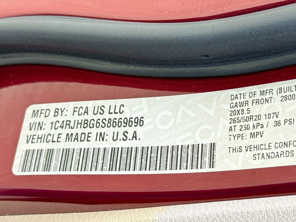 Used 2025 Velvet Red Pearlcoat Jeep Limited image 34