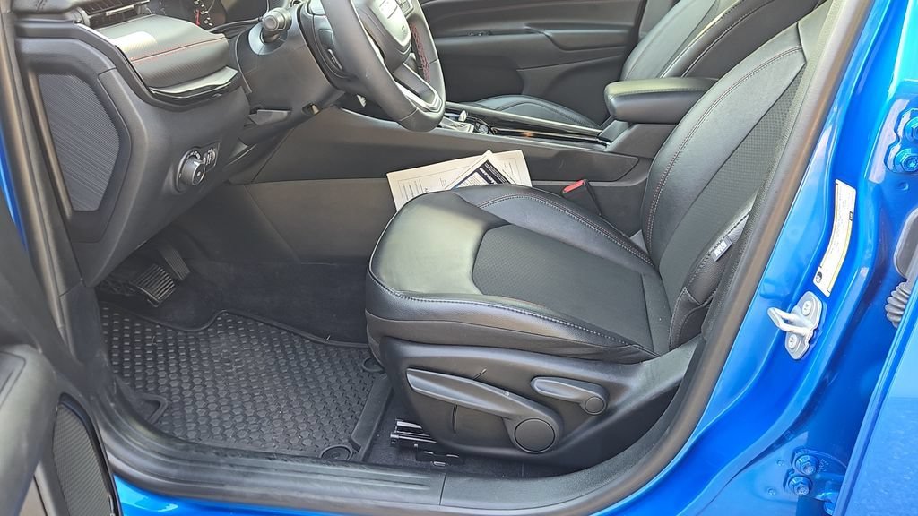 Used 2025 Hydro Blue Pearlcoat Jeep Trailhawk image 8