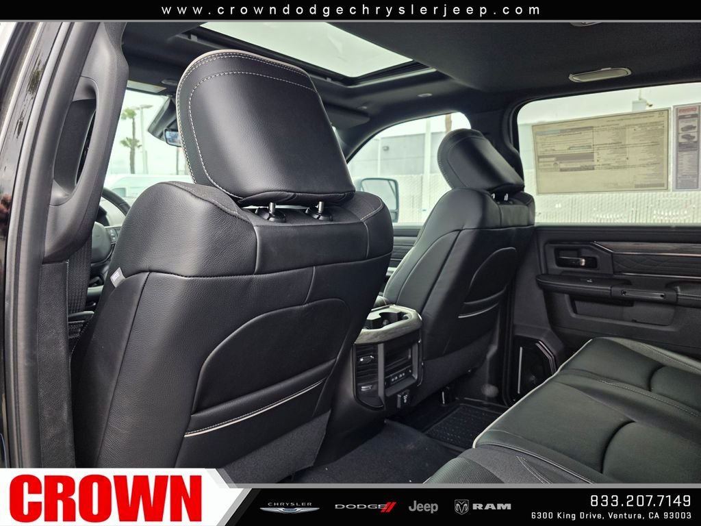 New 2026 Diamond Black Crystal Pearl-Coat Exterior Paint RAM Limited image 13
