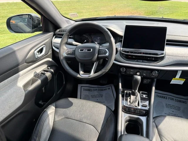 2023 Jeep Compass Latitude Lux - Photo 11