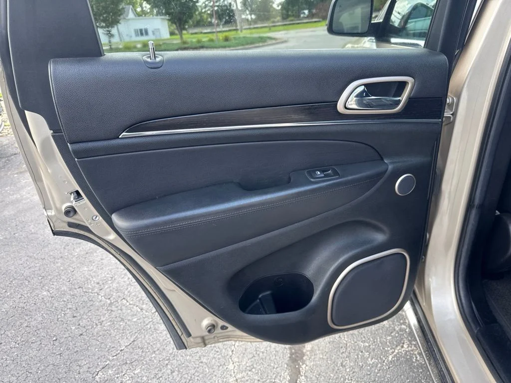 Used 2014 Beige Jeep Summit image 28