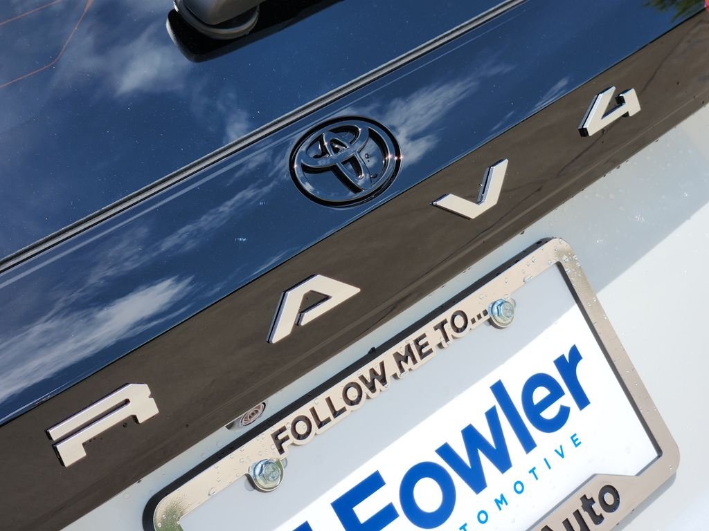 New 2026 Wind Chill Pearl with Midnight Black Metallic roof <sup>1</sup> Toyota  GR SPORT image 7