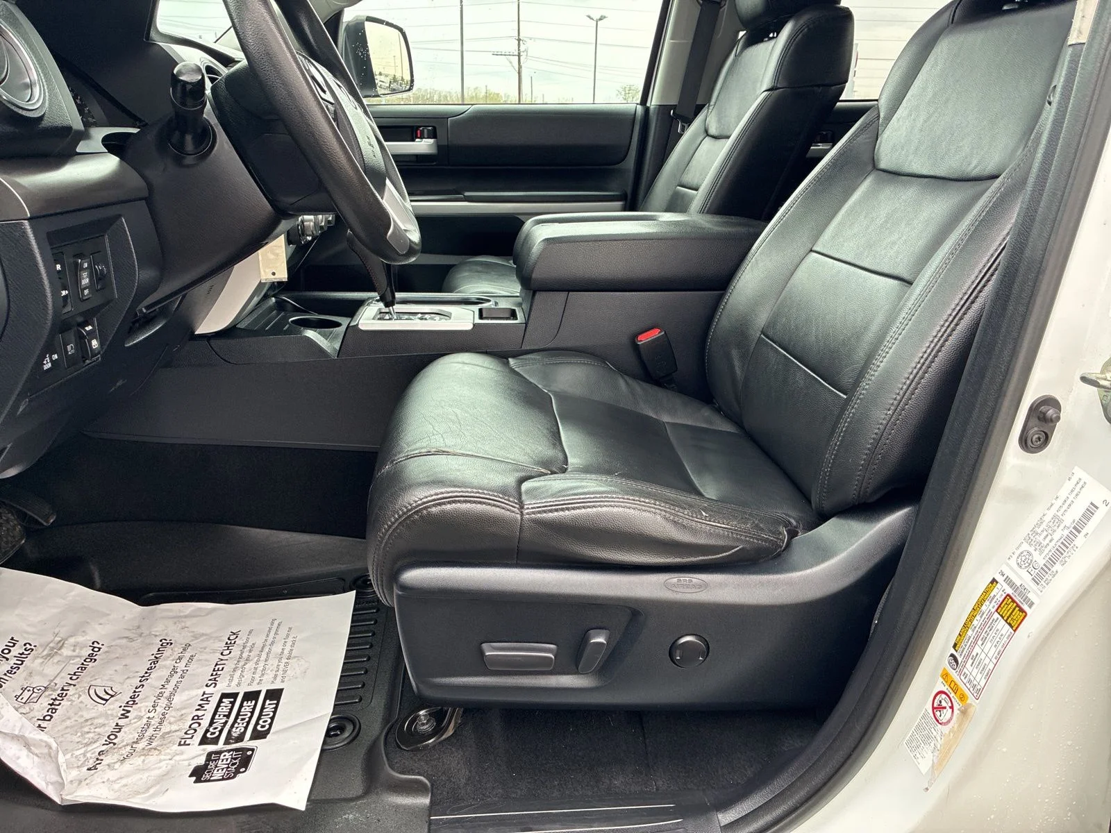 Used 2018  Toyota SR5 image 19