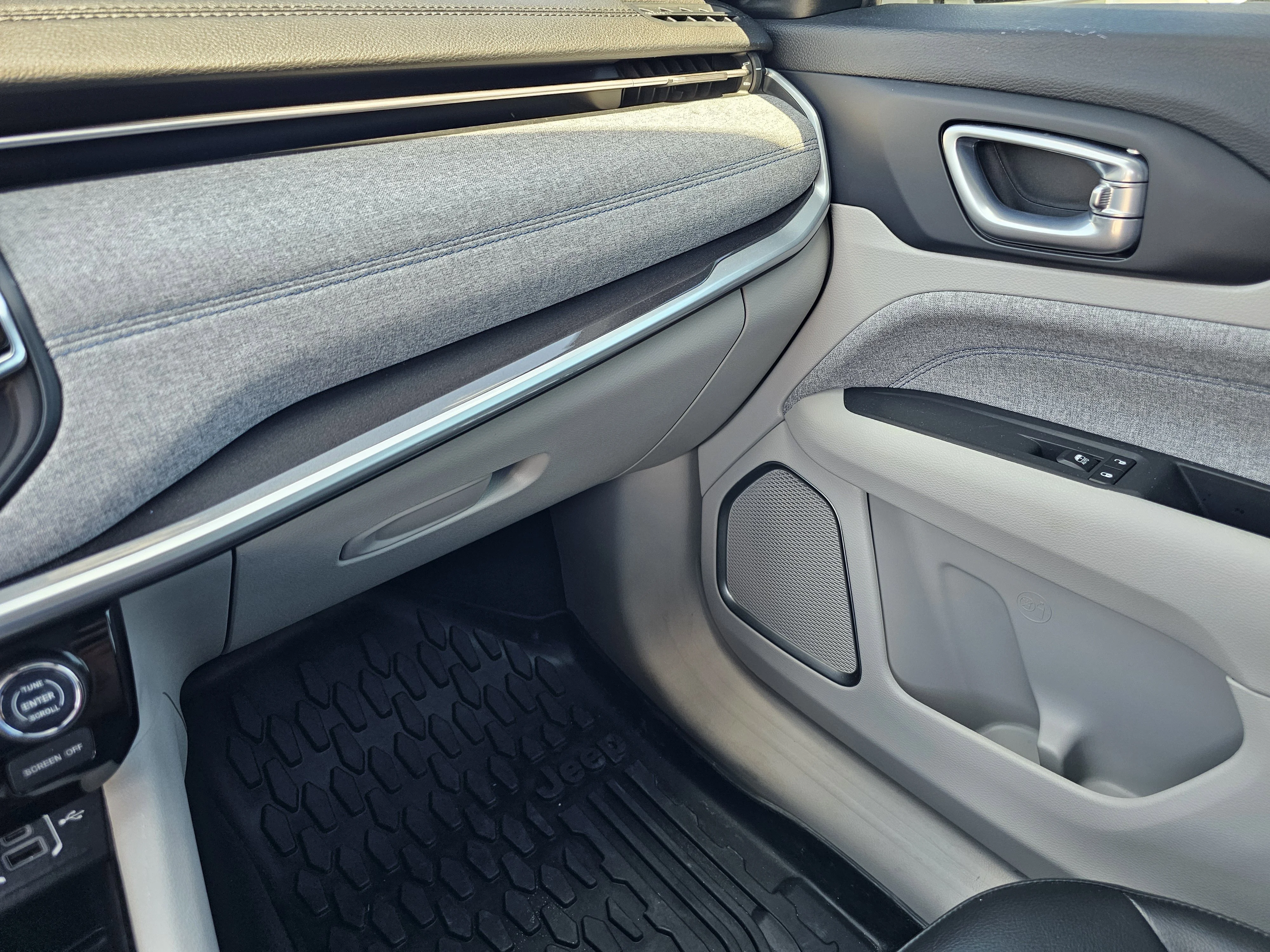 2023 Jeep Compass Latitude - Photo 27