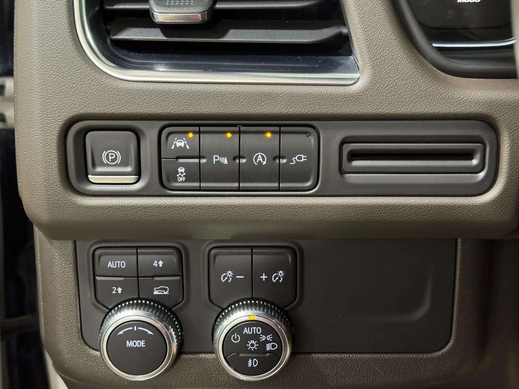 Used 2021 White GMC SLT image 18