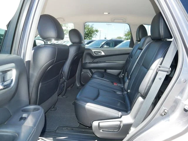 Used 2015 Gray Nissan SL image 17