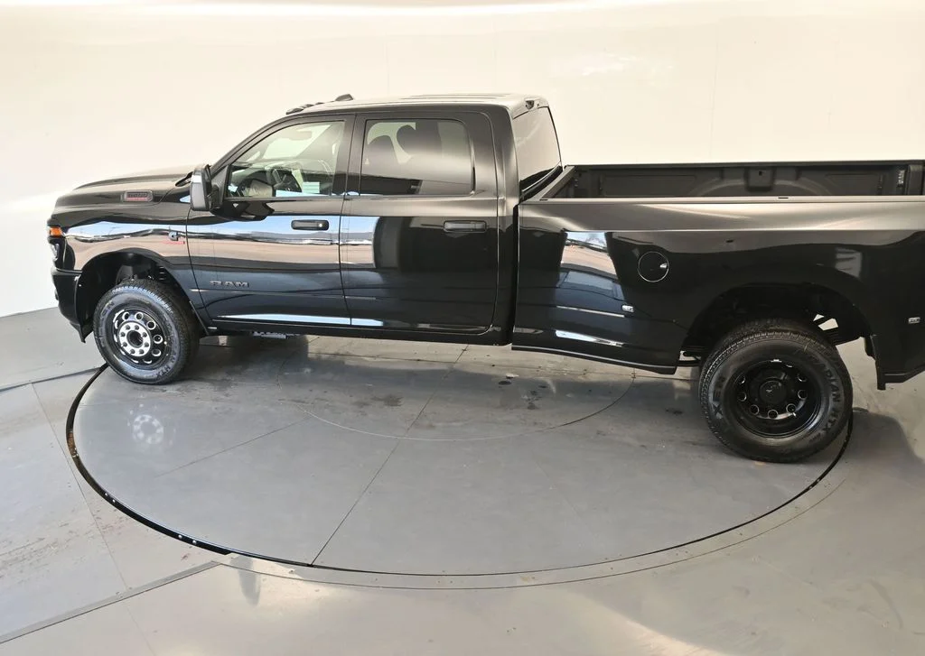 New 2026 Diamond Black Crystal Pearlcoat RAM Big Horn image 30