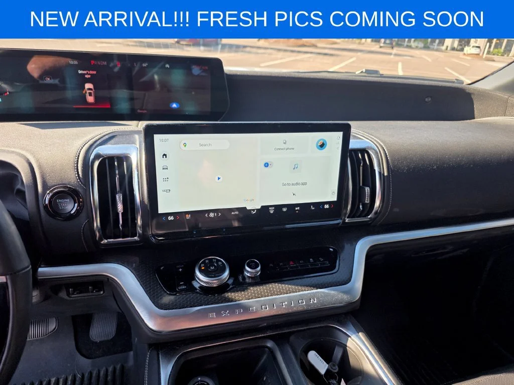 Used 2025  Ford Platinum image 10