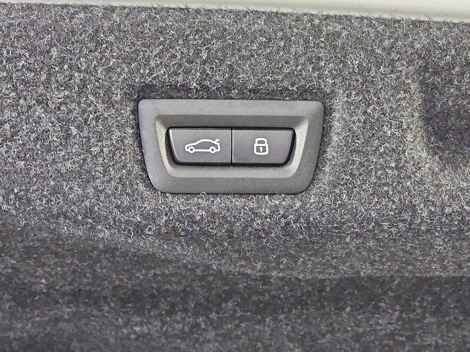 Used 2026 White BMW 540i xDrive image 13
