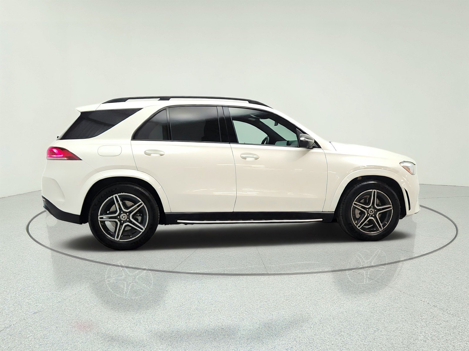 Used 2022 MANUFAKTUR Diamond White Bright Mercedes-Benz GLE 350 SUV image 4