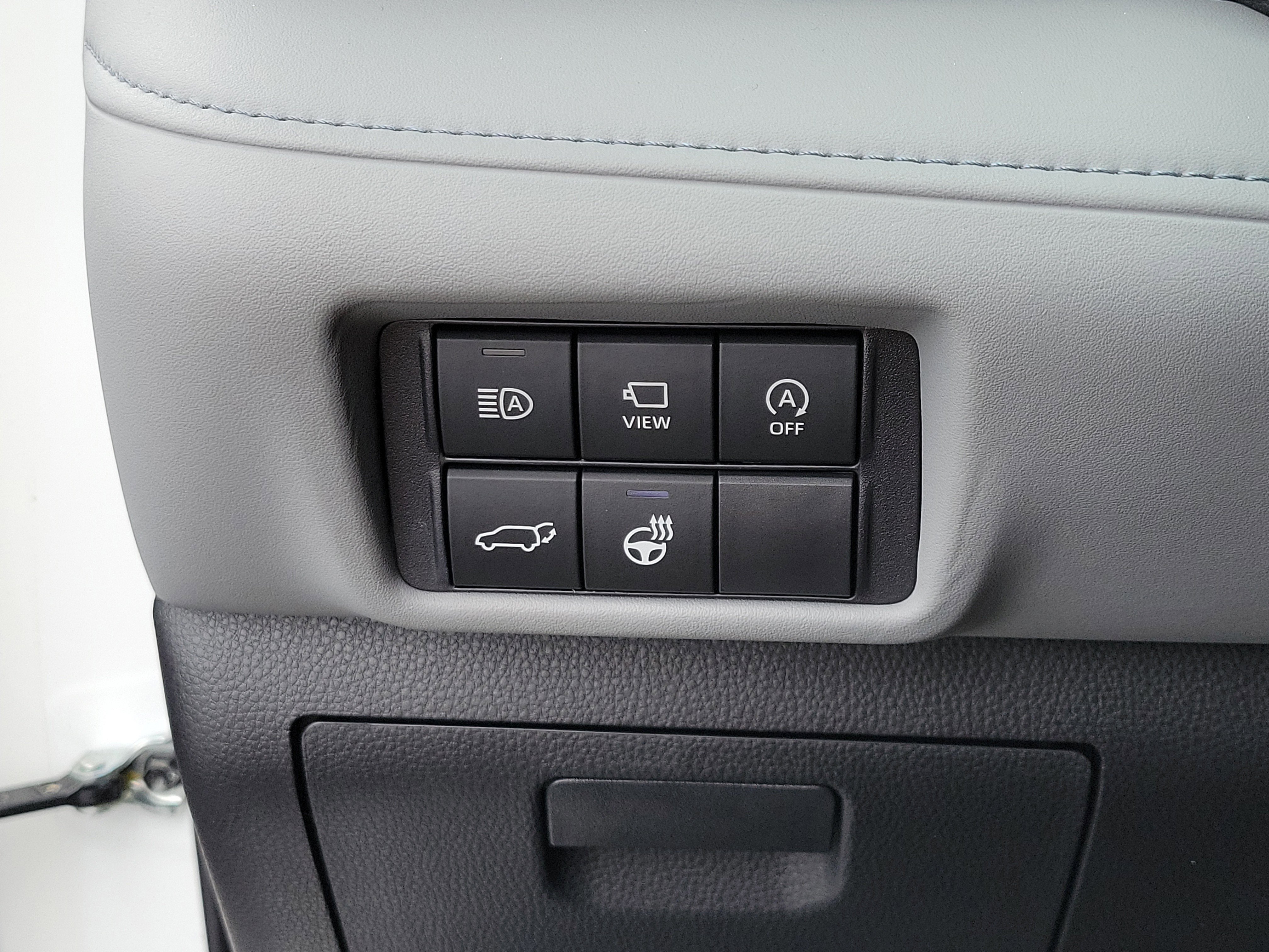 Used 2023 Wind Chill Pearl Toyota0 Limited image 25