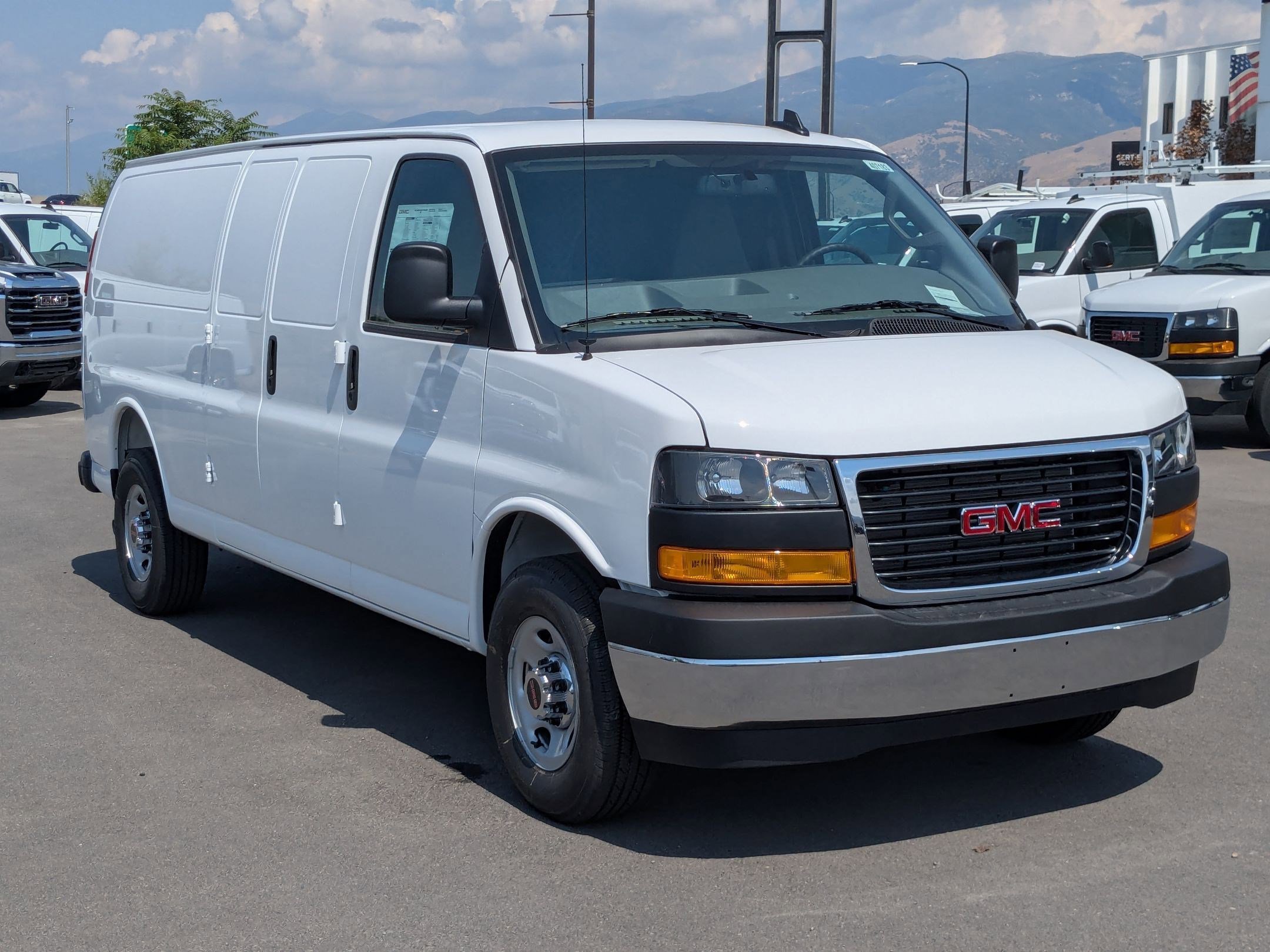 2025 GMC Savana Cargo Work Van - Photo 7