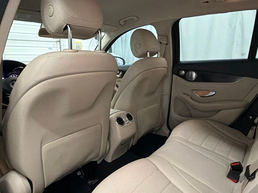 Used 2017 Brown Mercedes-Benz GLC 300 image 22