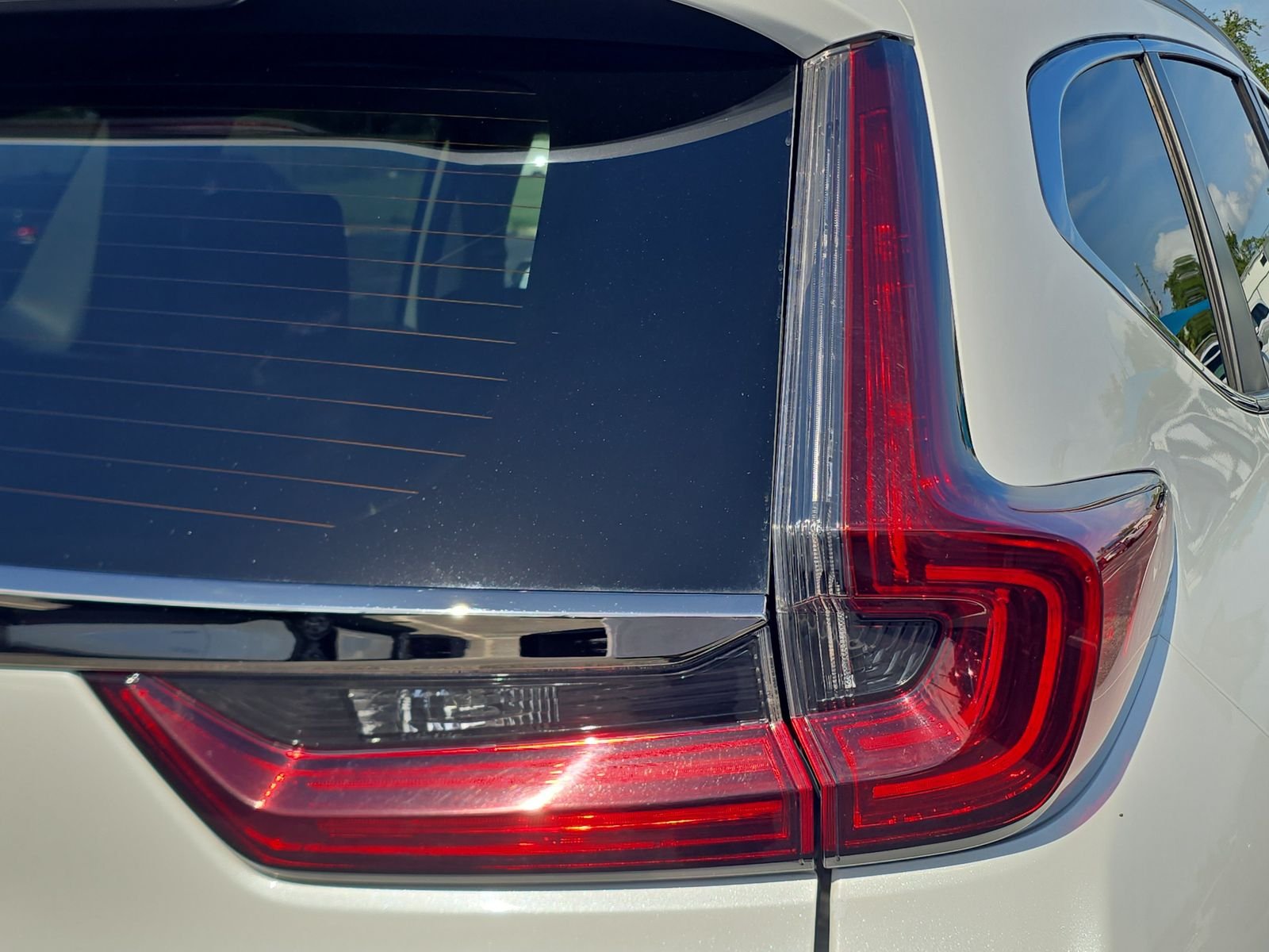 Certified Used 2022 Platinum White Pearl Honda Touring image 8