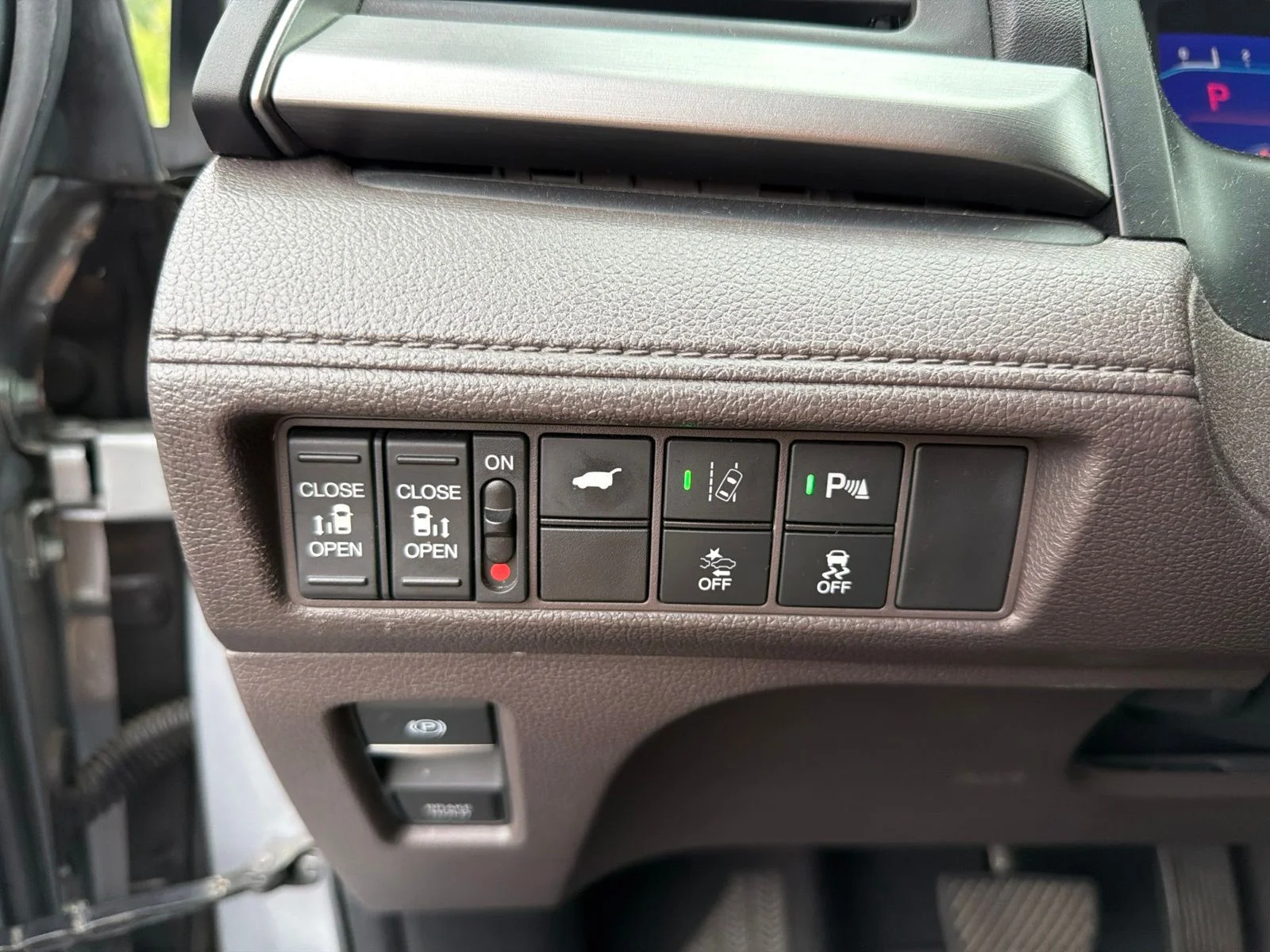 Used 2019 Silver Honda Touring image 14
