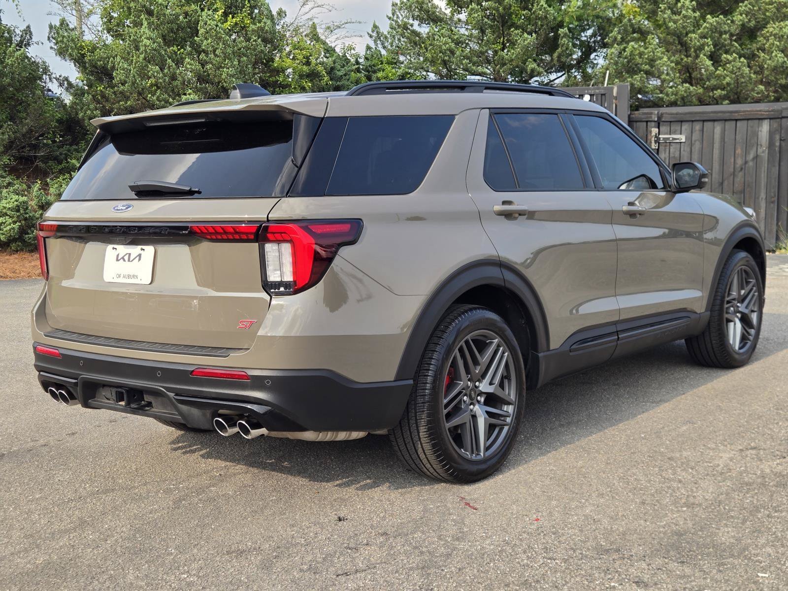 2026 Ford Explorer ST - Photo 6