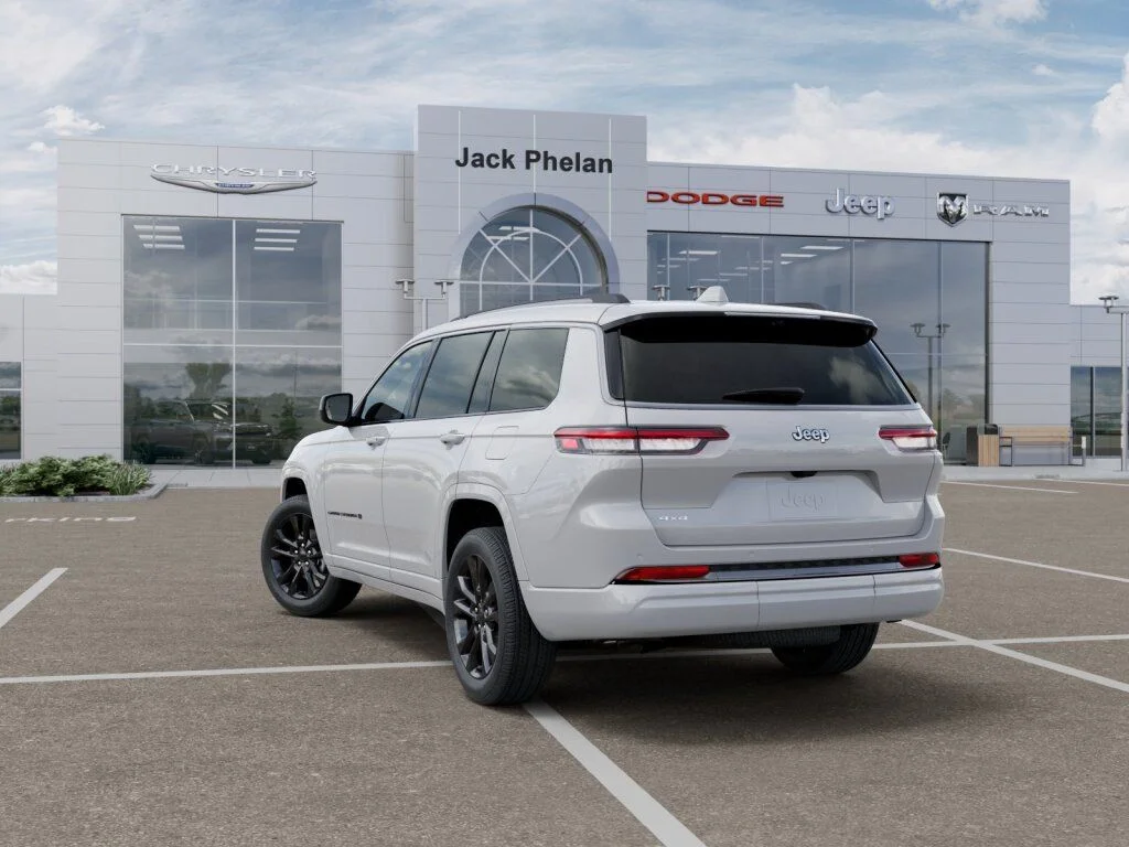 New 2026 Bright White Clear-Coat Exterior Paint Jeep Limited image 3