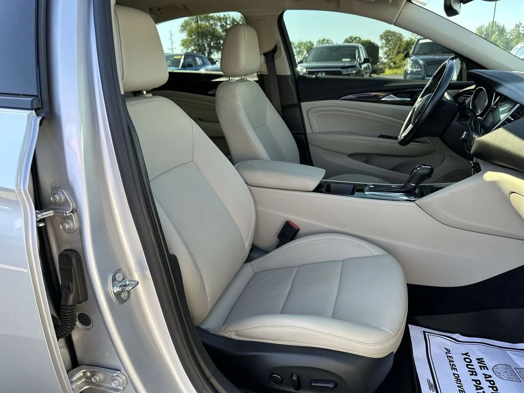 Used 2018 Silver Buick Essence image 29