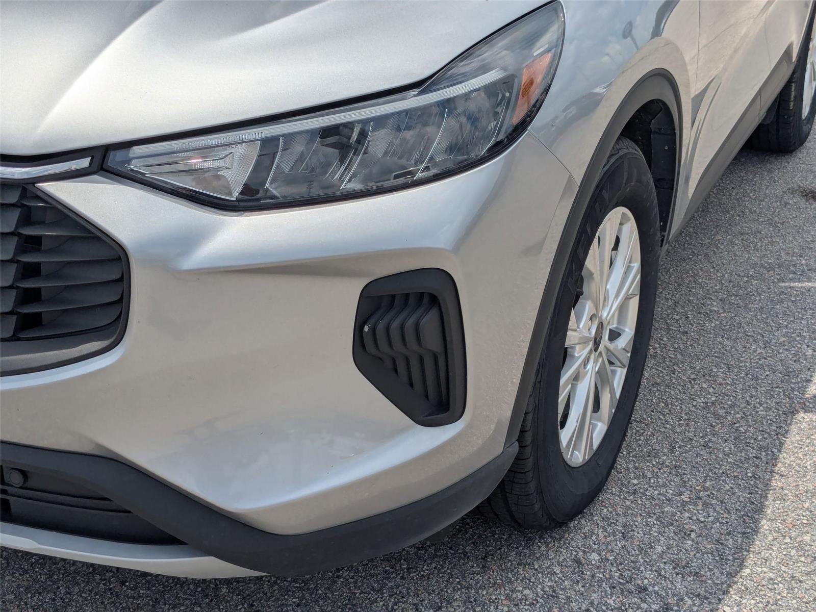 Used 2023 Iconic Silver Metallic Ford Active image 9