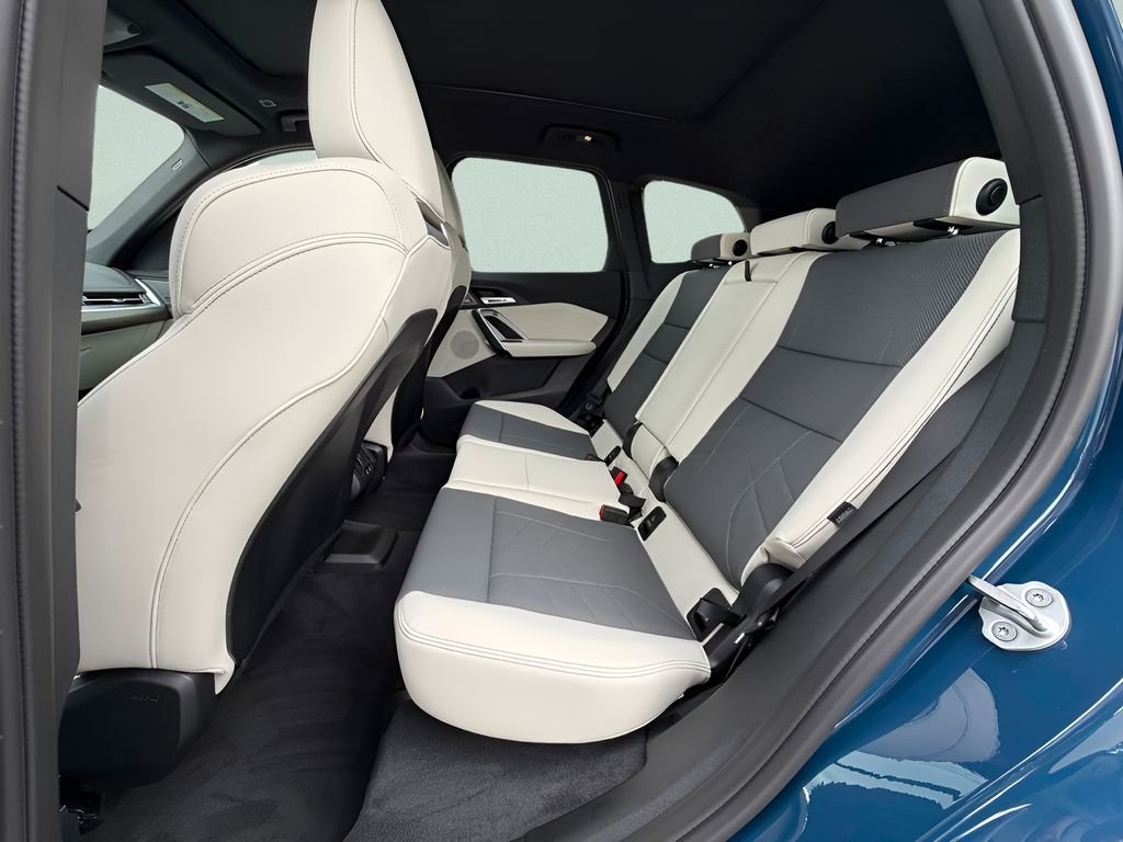 Used 2026 Night Dusk Blue Metallic BMW xDrive28i image 18