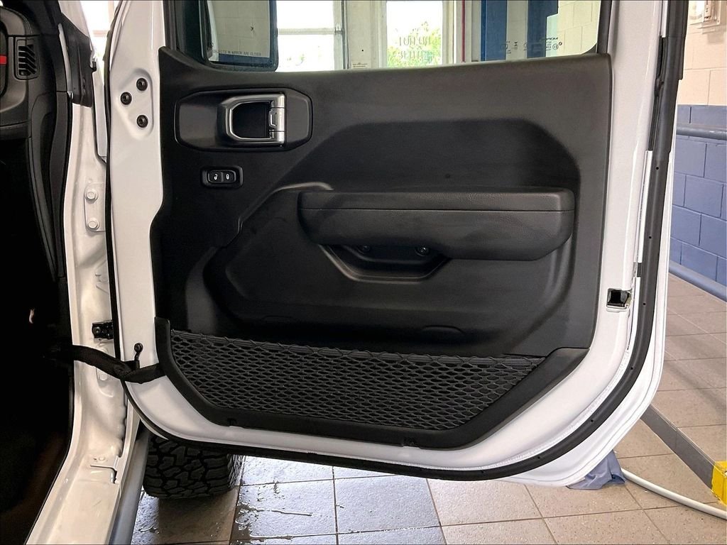 Used 2026 White Jeep Rubicon image 12