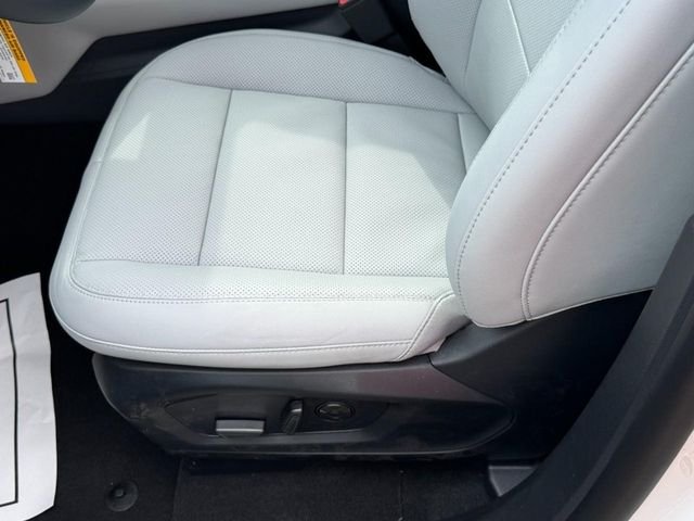 New 2026 Star White Metallic Tri-Coat Ford Platinum image 18