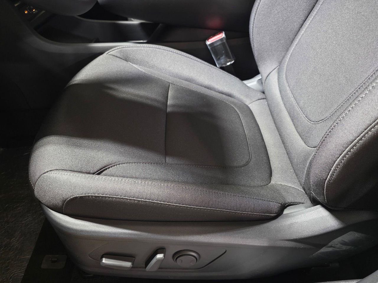 New 2026 Amazon Gray Hyundai SEL AWD image 23
