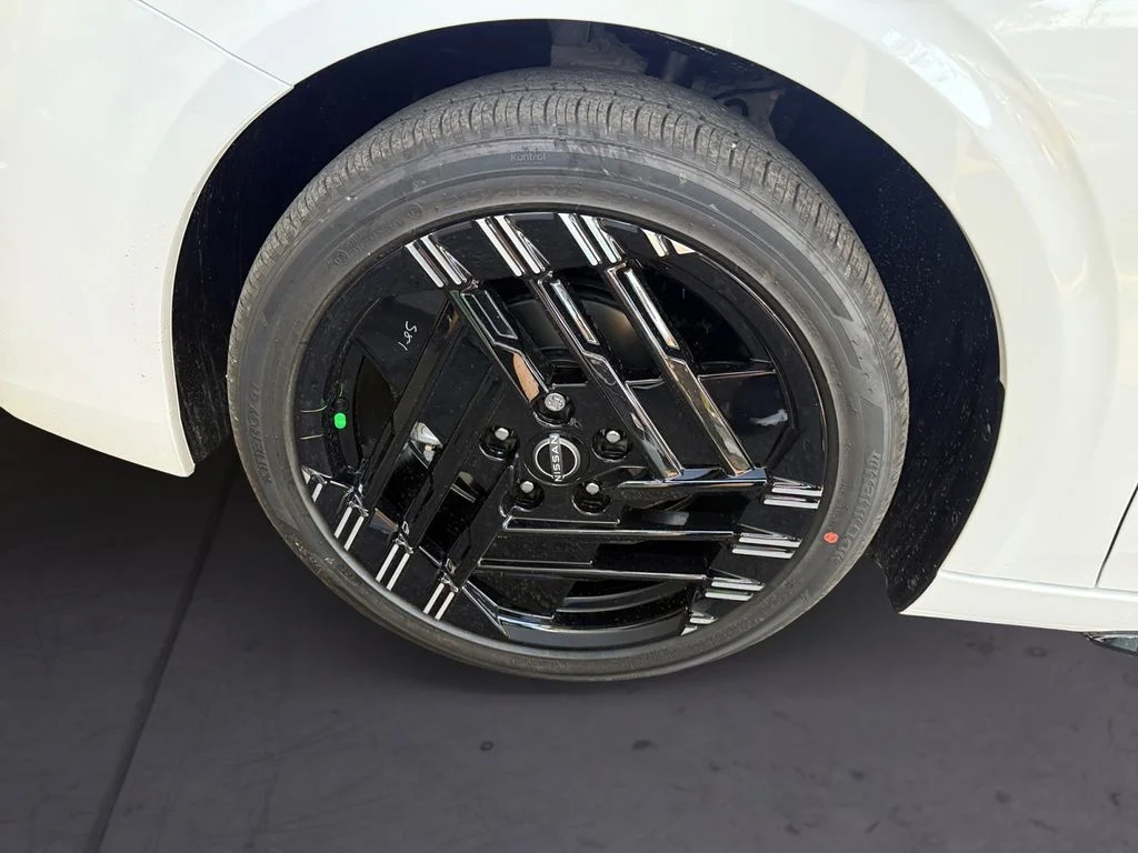 New 2027 White Nissan SR image 9