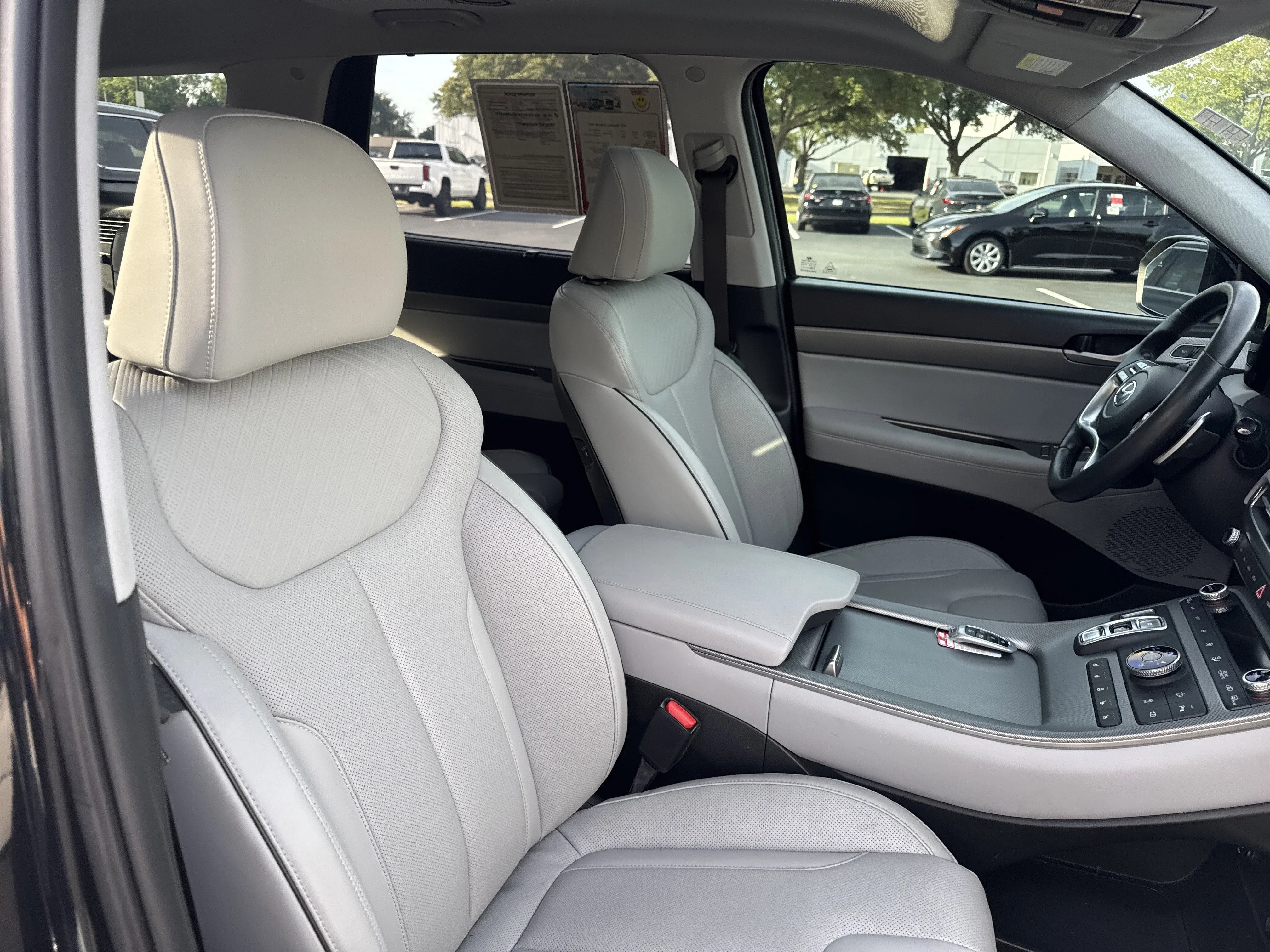 Used 2023 Moonlight Cloud Hyundai SEL image 37