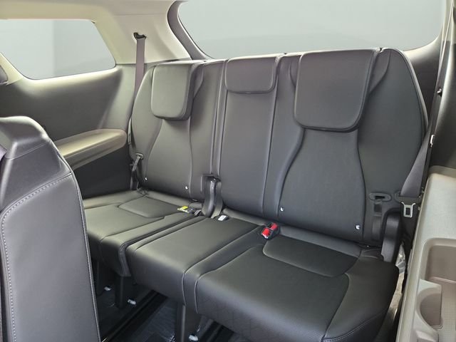 New 2027 White Kia LXS image 23