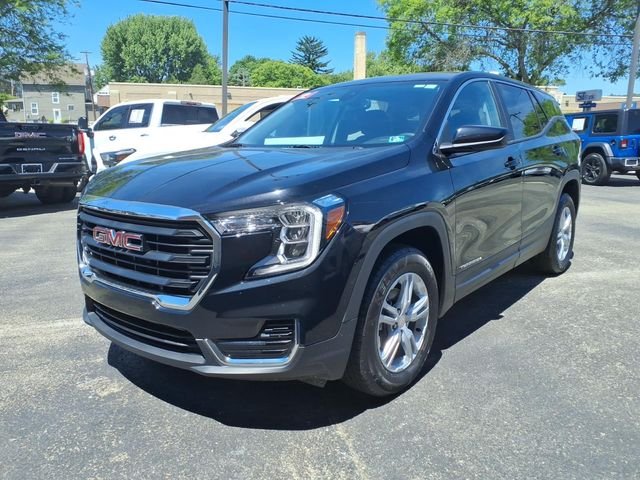Used 2023 Black GMC SLE image 9