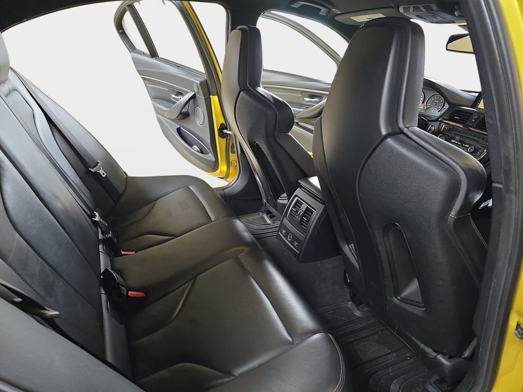 Used 2018 Yellow BMW Base image 13