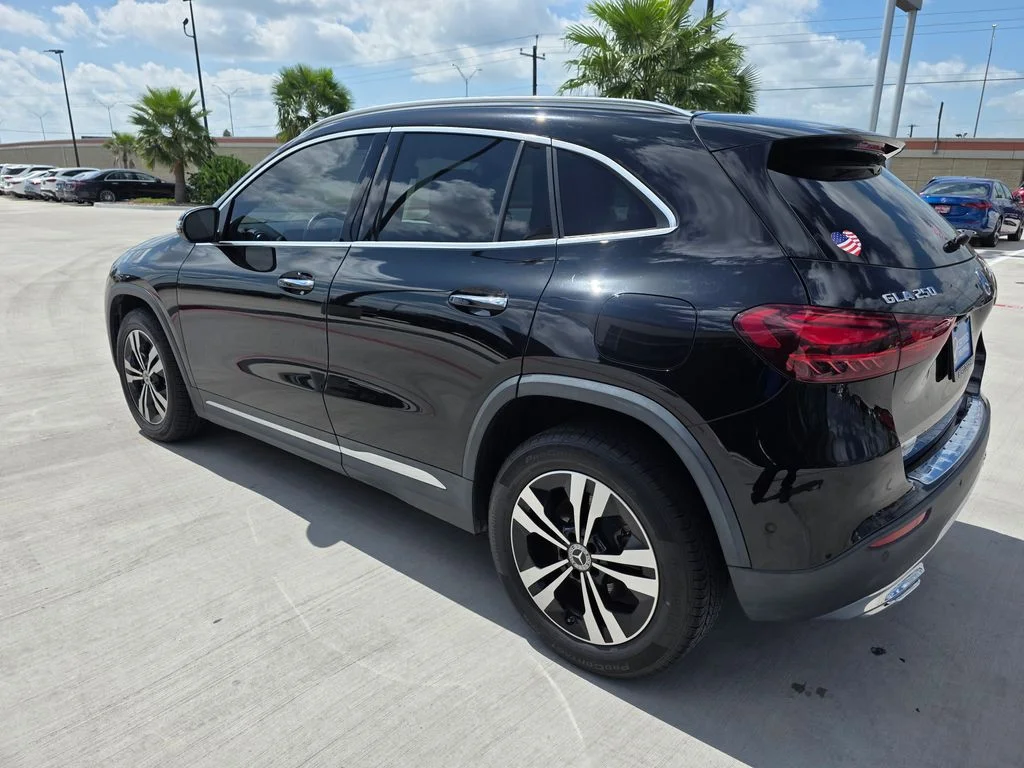 Used 2025 Black Mercedes-Benz GLA 250 image 5