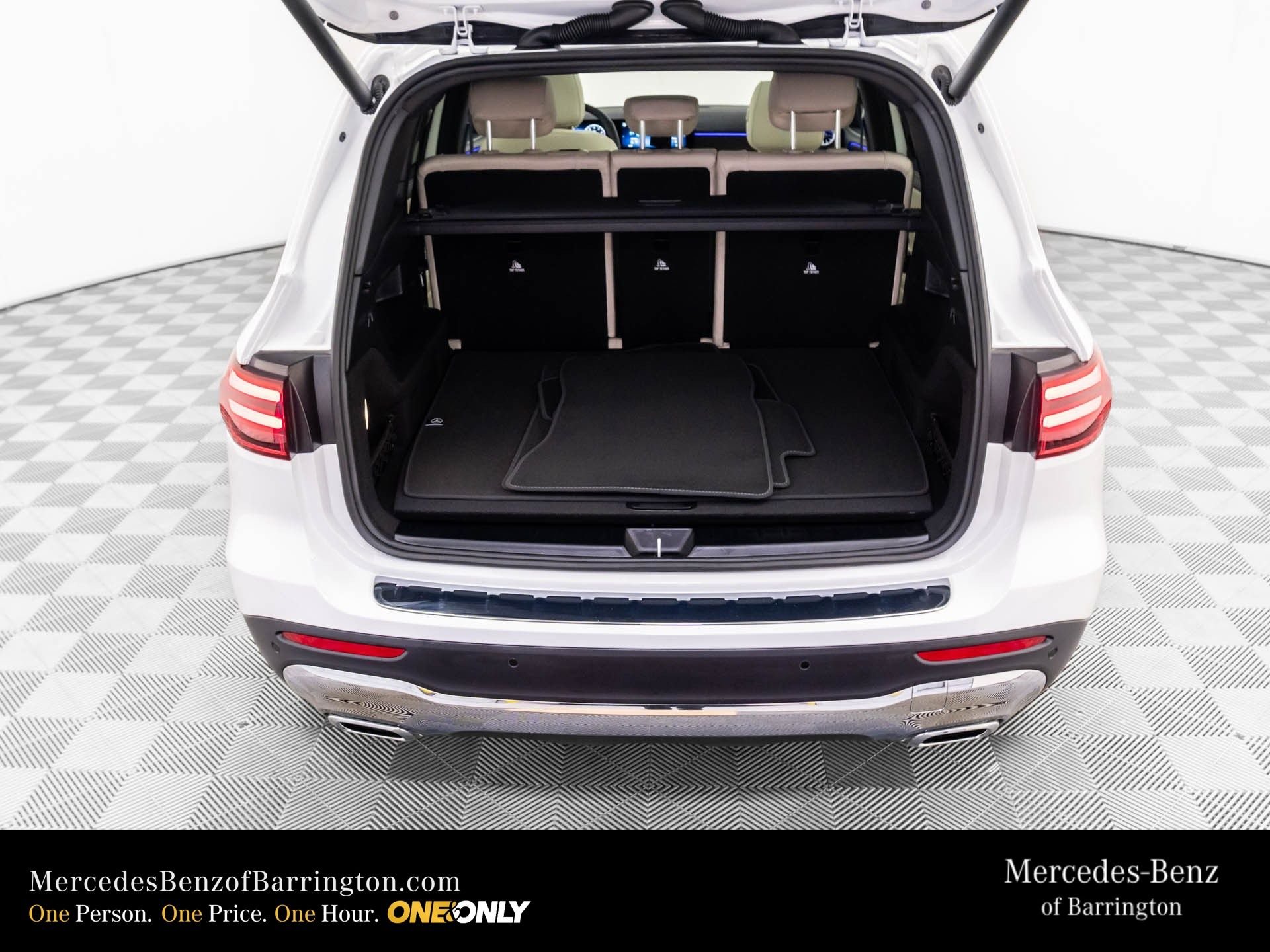 New 2026 Polar White Mercedes-Benz GLB 250 image 33