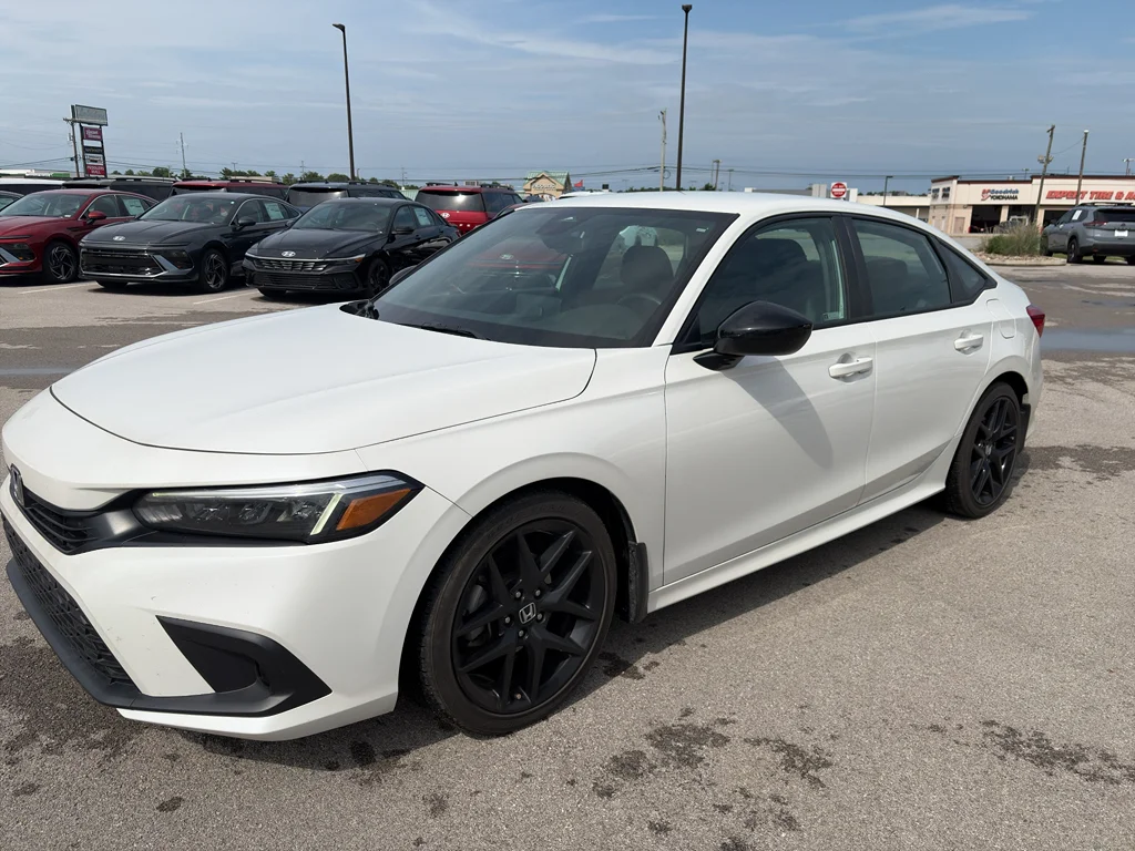 Used 2022 Platinum White Pearl Honda Sport image 7