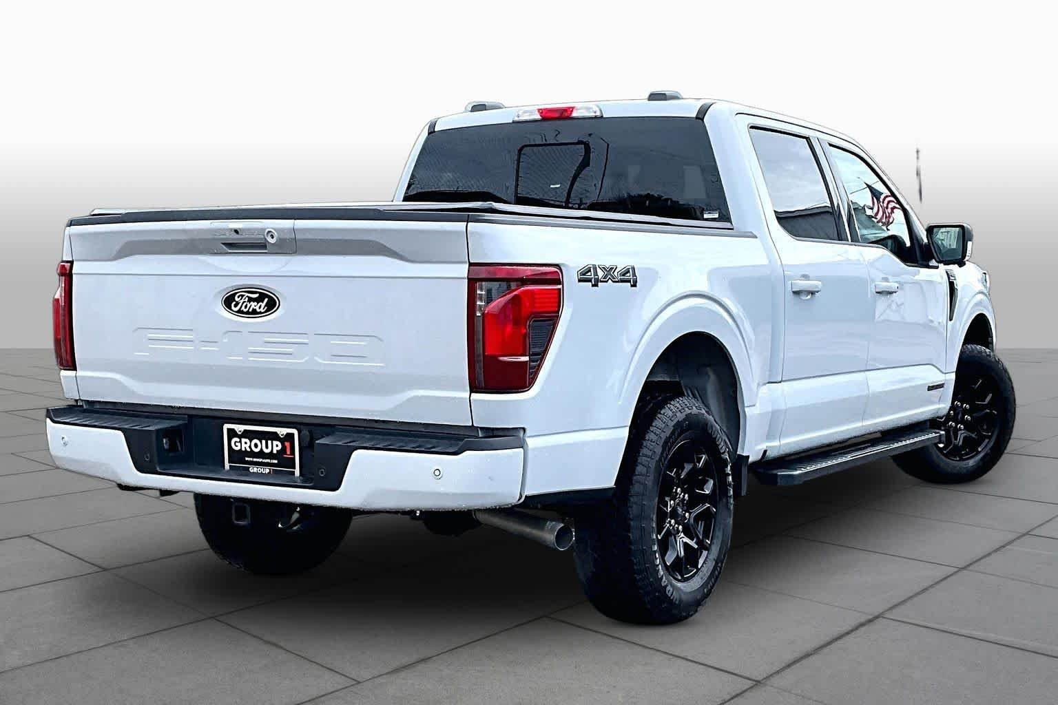 Used 2025 Space White Metallic Ford XLT image 17