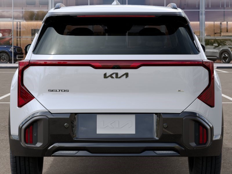 New 2027 Snow White Pearl Kia X-Line S image 13