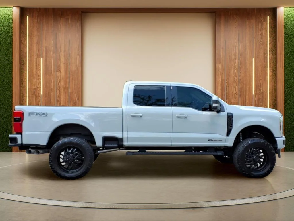 Used 2025 White Ford Lariat image 36