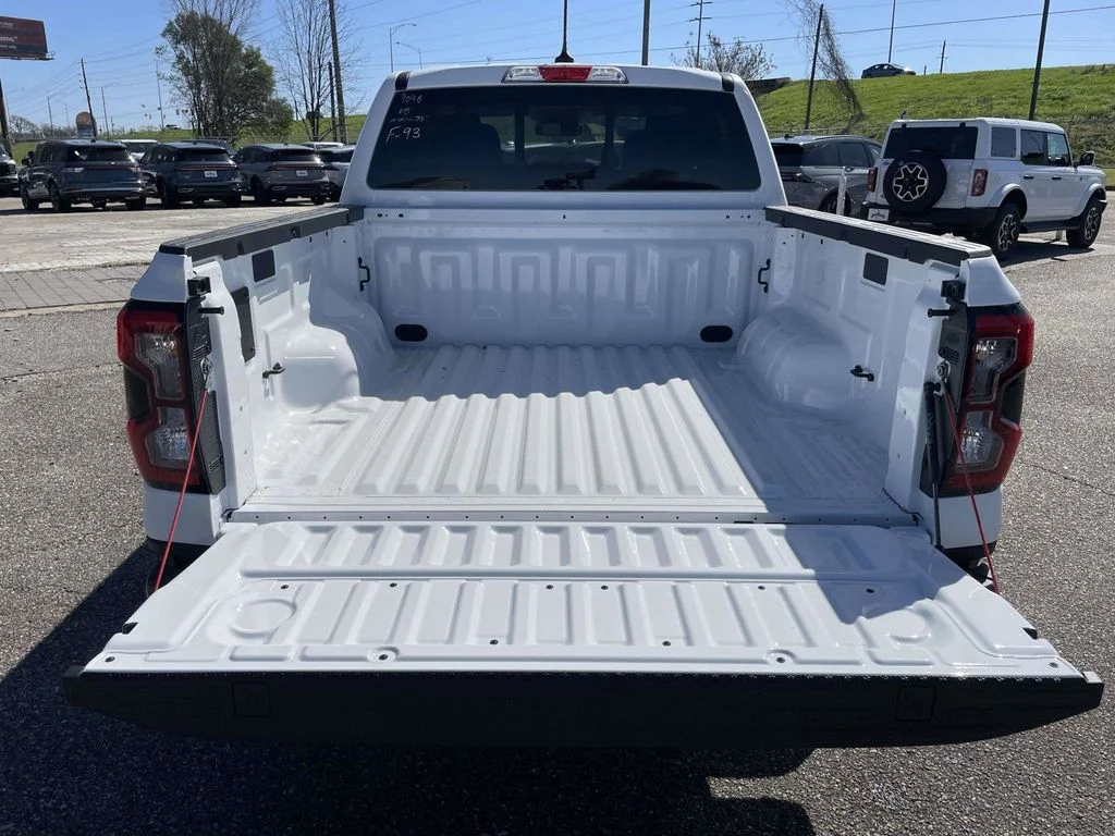 New 2026 Oxford White Ford XLT image 10