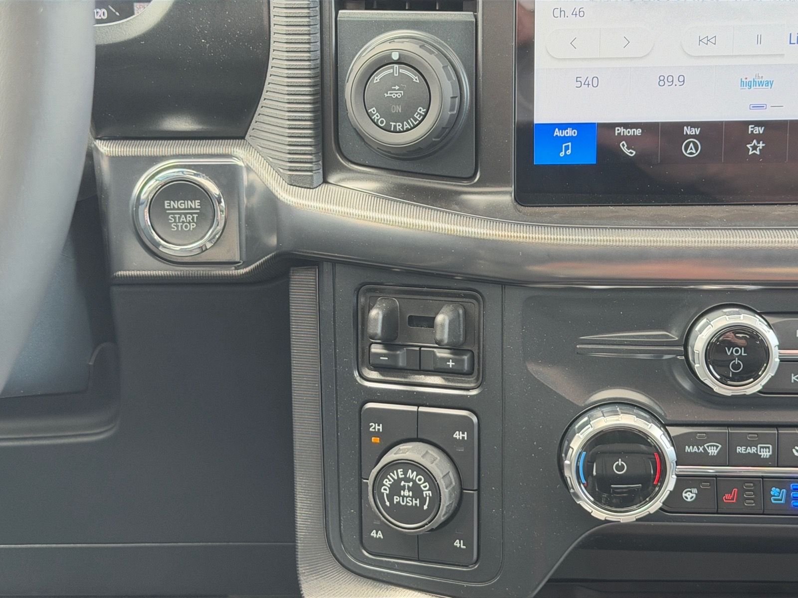 New 2026 Carbonized Gray Metallic Ford Platinum® image 15